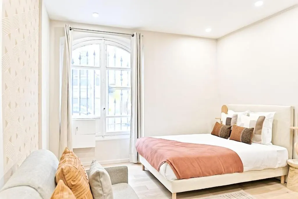 Charmant Studio Parisien - 17Eme Arrondissement 0*, פריז