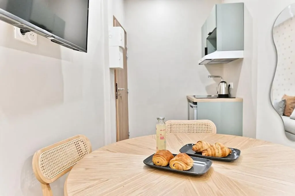 Charmant Studio Parisien - 17Eme Arrondissement דירה