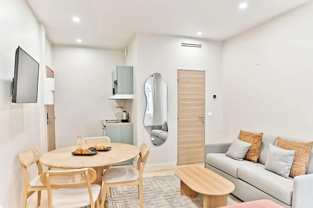 Charmant Studio Parisien - 17Eme Arrondissement דירה פריז