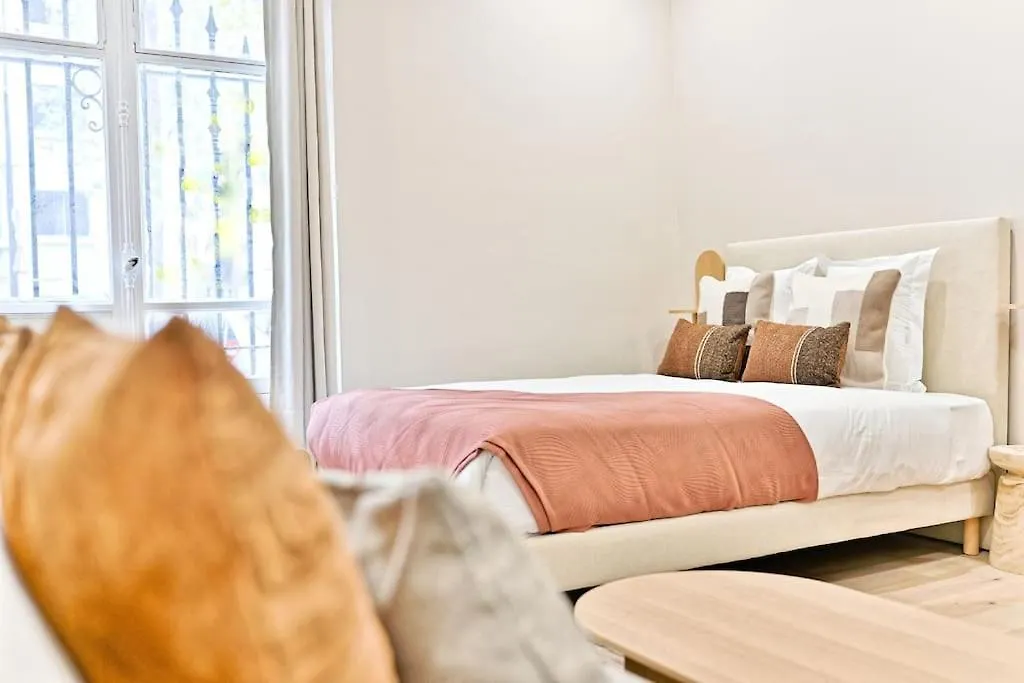 דירה Charmant Studio Parisien - 17Eme Arrondissement צרפת