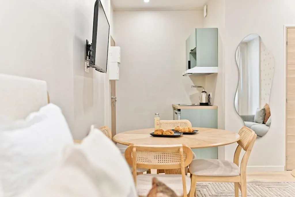 Apartment Charmant Studio Parisien - 17Eme Arrondissement