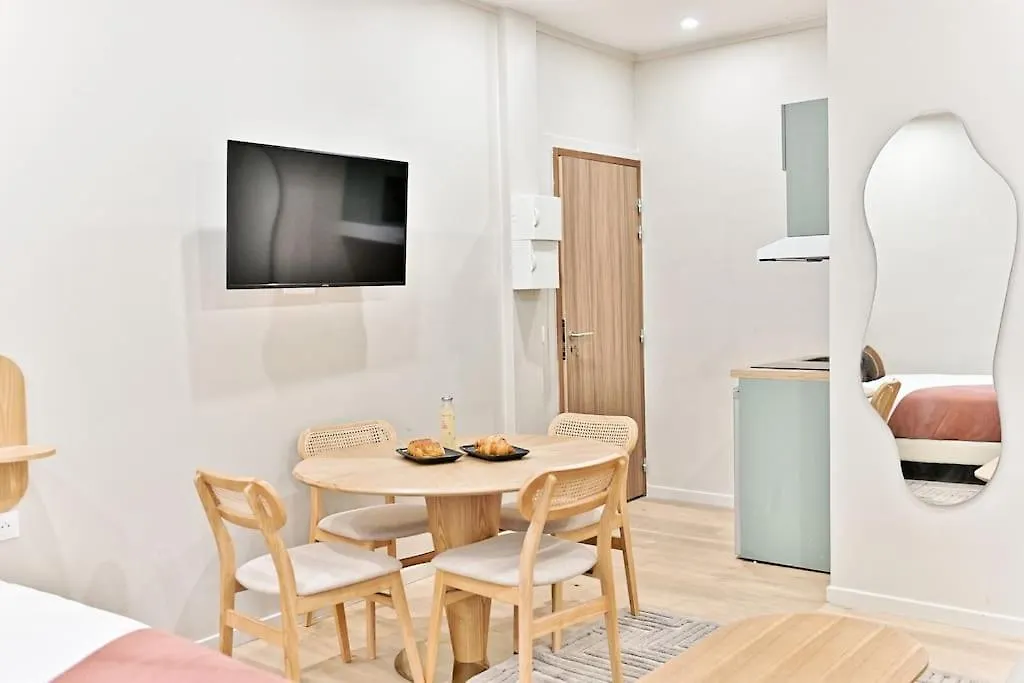 Apartment Charmant Studio Parisien - 17Eme Arrondissement France