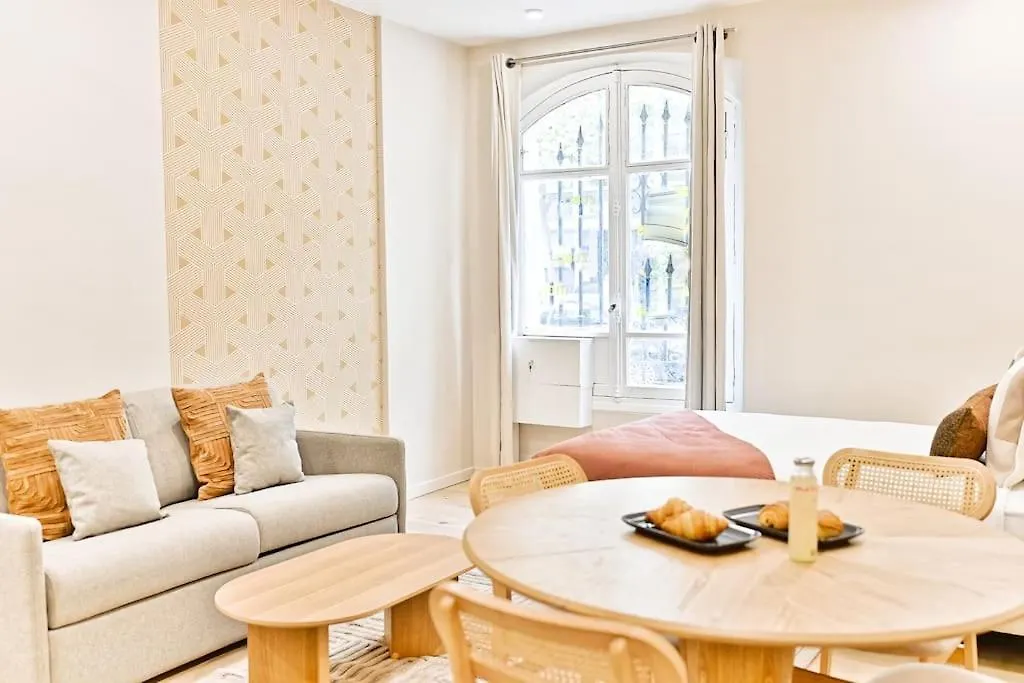 Charmant Studio Parisien - 17Eme Arrondissement France