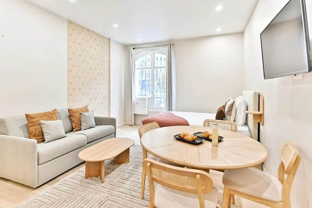 Charmant Studio Parisien - 17Eme Arrondissement contacts